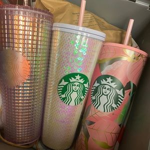 5 cups holiday Starbucks 2020